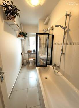 Bad mit Wanne aktuell - 