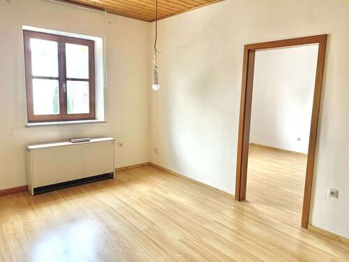 Durchgangszimmer in der 4-Zimmer-Wohnung - 
