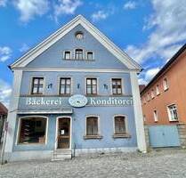 Wohn- und Geschäftshäuser am Marktplatz in Eslarn
