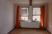 Wohnzimmer - ***Großfamilie oder WG Wohnung - Sechs Zimmerwohnung, Küche, Bad in Kassel Kirchditmold Nahe Straßenbahnhaltestelle zu verkaufen***