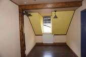 Schlafzimmer 1.JPG - 6 Zimmer Etagenwohnung zum Kaufen in Kassel