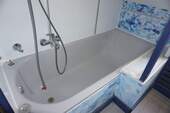 Badezimmer mit Wannenad.JPG - 