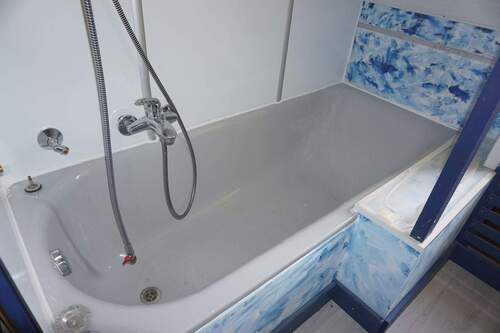 Badezimmer mit Wannenad.JPG - 