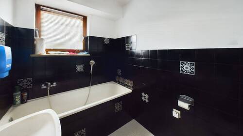 Bad UG - 7 Zimmer Einfamilienhaus in Welden