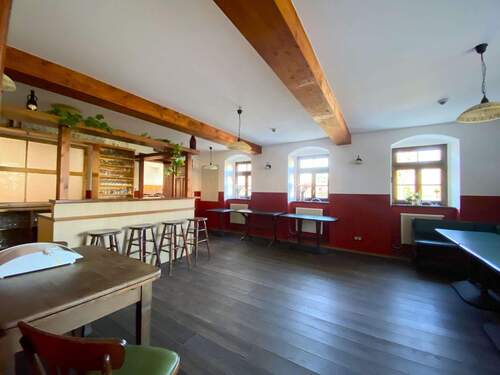 kleiner Raum mit Bar - 