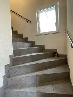 Treppenhaus zur DG-Whg. Hinterhaus - 