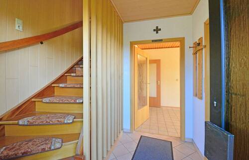 EG - Flur - 8 Zimmer Einfamilienhaus zum Kaufen in Fuldatal / Ihringshausen