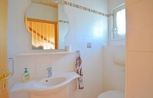 EG - GästeWC - 8 Zimmer Einfamilienhaus in Fuldatal / Ihringshausen