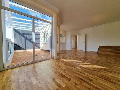 Wohnzimmer - Penthouse-Feeling I Großzügige 2-Zimmer-Wohnung mit Wintergarten, Terrasse