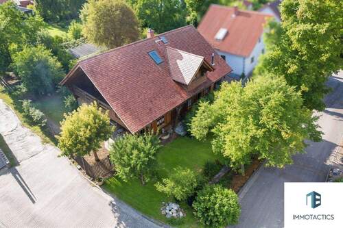 Drohnenaufnahme - (KI generiert) - 