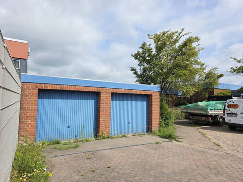Garage mit seitlichen Eingang - 