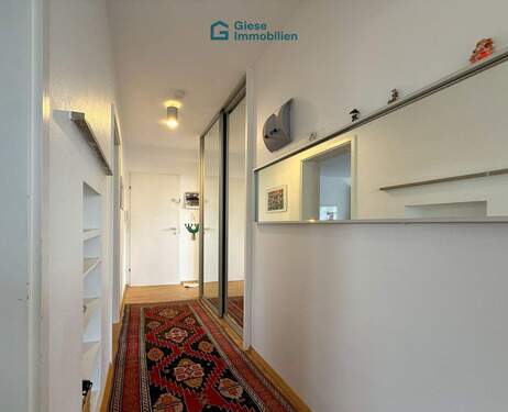 Flur - Etagenwohnung mit 68,00 m&sup2; in Stuttgart / Birkach zur Miete