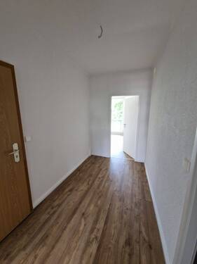 Flur - 3 Zimmer Etagenwohnung zur Miete in Magdeburg