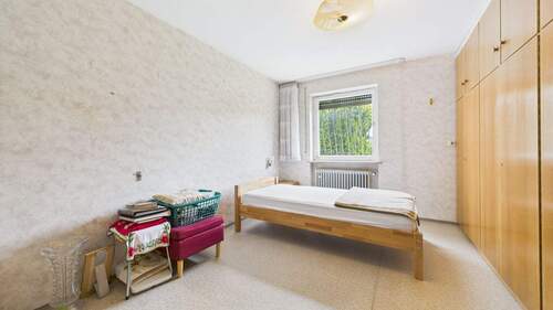 Schlafzimmer EG - Einfamilienhaus mit 166,00 m&sup2; in Bobingen zum Kaufen