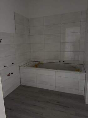 Badezimmer - 2 Zimmer Etagenwohnung zur Miete in Leipzig