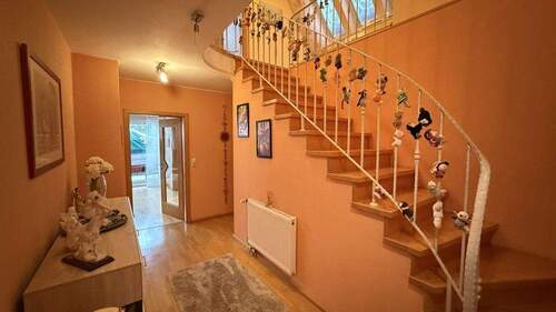 Flur/Treppenaufgang - 