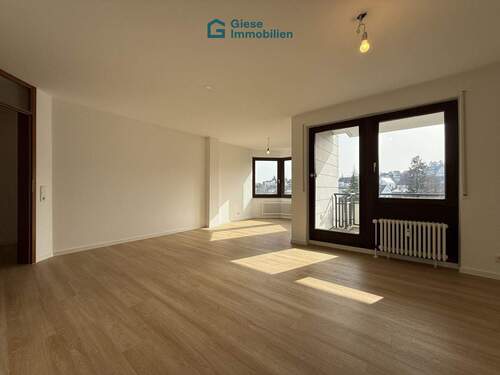 Wohnbereich - Erstbezug nach Sanierung: Moderne 3,5-Zi-Whg mit Balkon