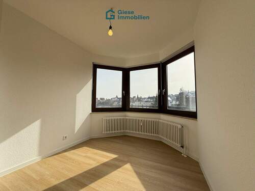 Erker - 3 Zimmer Etagenwohnung zur Miete in Stuttgart