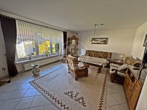 Wohnzimmer - 5 Zimmer Einfamilienhaus zum Kaufen in Wiesmoor