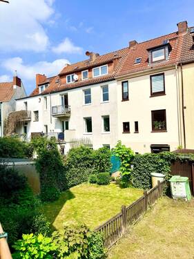 Seitlicher Gartenblick - 
