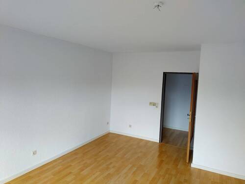 Wohnzimmer Blick Flur - 3 Zimmer Etagenwohnung in Niedersachsen - Bad Iburg