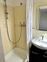 Duschbad mit Tageslicht - 1 Zimmer Etagenwohnung in Mainz