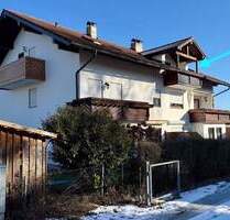 Charmante 3-Zimmer-Dachgeschosswohnung mit zwei Balkonen in ruhiger Lage von Heufeld - Bruckmühl