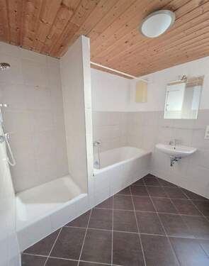 Bild 1 - Frisch modernisierte 2-Zimmer-Wohnung - sofort bezugsfrei