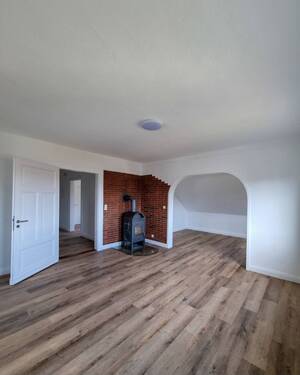 Screenshot_20250402_154201_Gallery.jpg - 2 Zimmer Etagenwohnung zur Miete in Bad Wildungen