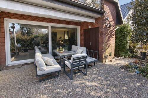 Terrasse - Großzügige Erdgeschosswohnung mit ca. 30 m² Süd-West-Terrasse, Garage und Haus-im-Haus-Charakter