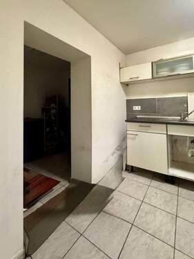 Küche mit Abstellraum - 