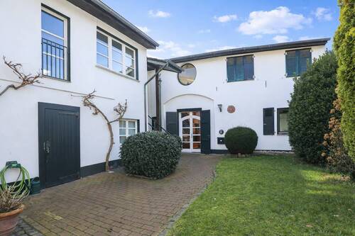 Vorderansicht - 7 Zimmer Einfamilienhaus zum Kaufen in Neuss / Grefrath