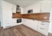 Küche mit Einbauküche - 2 Zimmer Terrassenwohnung in Oldenburg