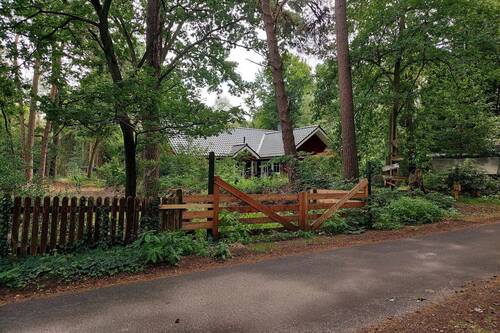 Einfahrt zum hinteren Grundstücksnachbarn - 