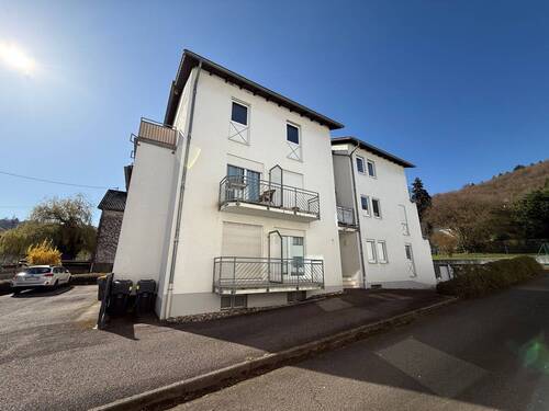 Hauseingang - Renovierte 2-ZKB-Eigentumswohnung mit Garage in Saarbrücken-Scheidt