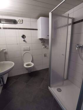 Sanitärbereich / Dusche m. WC - 