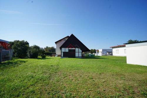 Westansicht Gebäude - 6 Zimmer Mehrfamilienhaus, Wohnhaus zum Kaufen in Tuttlingen