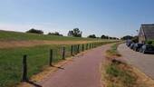 Fußweg unter Deich - 