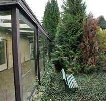 Hauptstadtmakler-Bezugsfreier Bungalow mit Wintergarten auf großem Grundstück - Berlin Buch