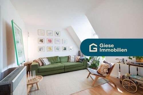 Titelbild mit Banner - geschmackvolle 2-Zimmer DG-Wohnung mit Balkon in S-Ost