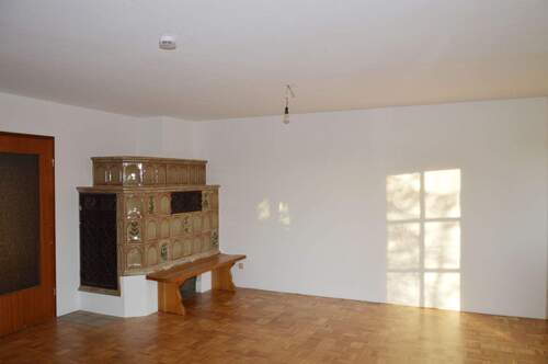 Wohnzimmer mit Kachelofen - 