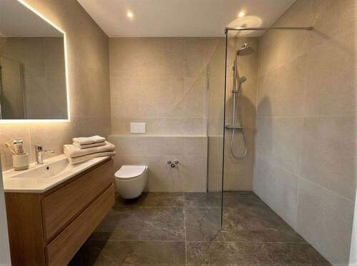 Badezimmer (KI-unterstützt) - 