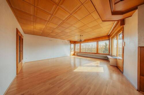 Wohnzimmer - 7 Zimmer Einfamilienhaus zum Kaufen in Remscheid