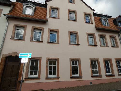 Hausansicht - Gemütliche 3-Zimmer-Wohnung in zentraler Lage