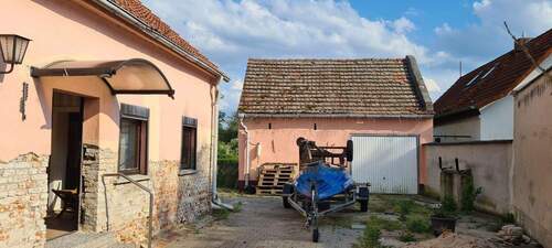 Seitenansicht und Nebengelass - 6 Zimmer Einfamilienhaus in Havelsee