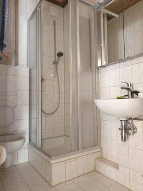 2. OG li., Badezimmer - 