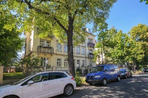 Außenansicht - Striesen - 3-Zimmeraltbauwohnung mit Balkon