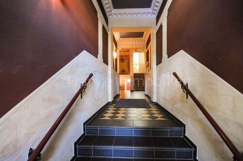 Hauseingang - 3 Zimmer Etagenwohnung zum Kaufen in Dresden