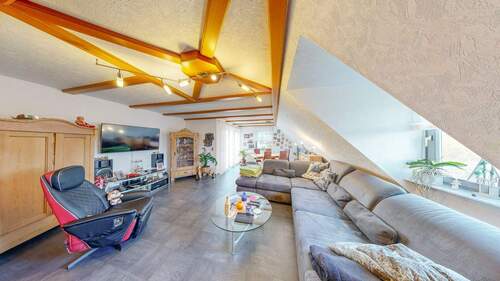 Wohnzimmer - 5 Zimmer Etagenwohnung zum Kaufen in Schollbrunn