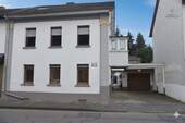 Straßenansicht - Haus in Bendorf-Mülhofen - 220.000,00 EUR Kaufpreis, ca.  205,00 m² Wohnfläche